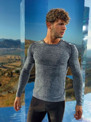 SEAMLESS '3D FIT' MULTI-SPORT PERFORMANCE LONG SLEEVE TOP
